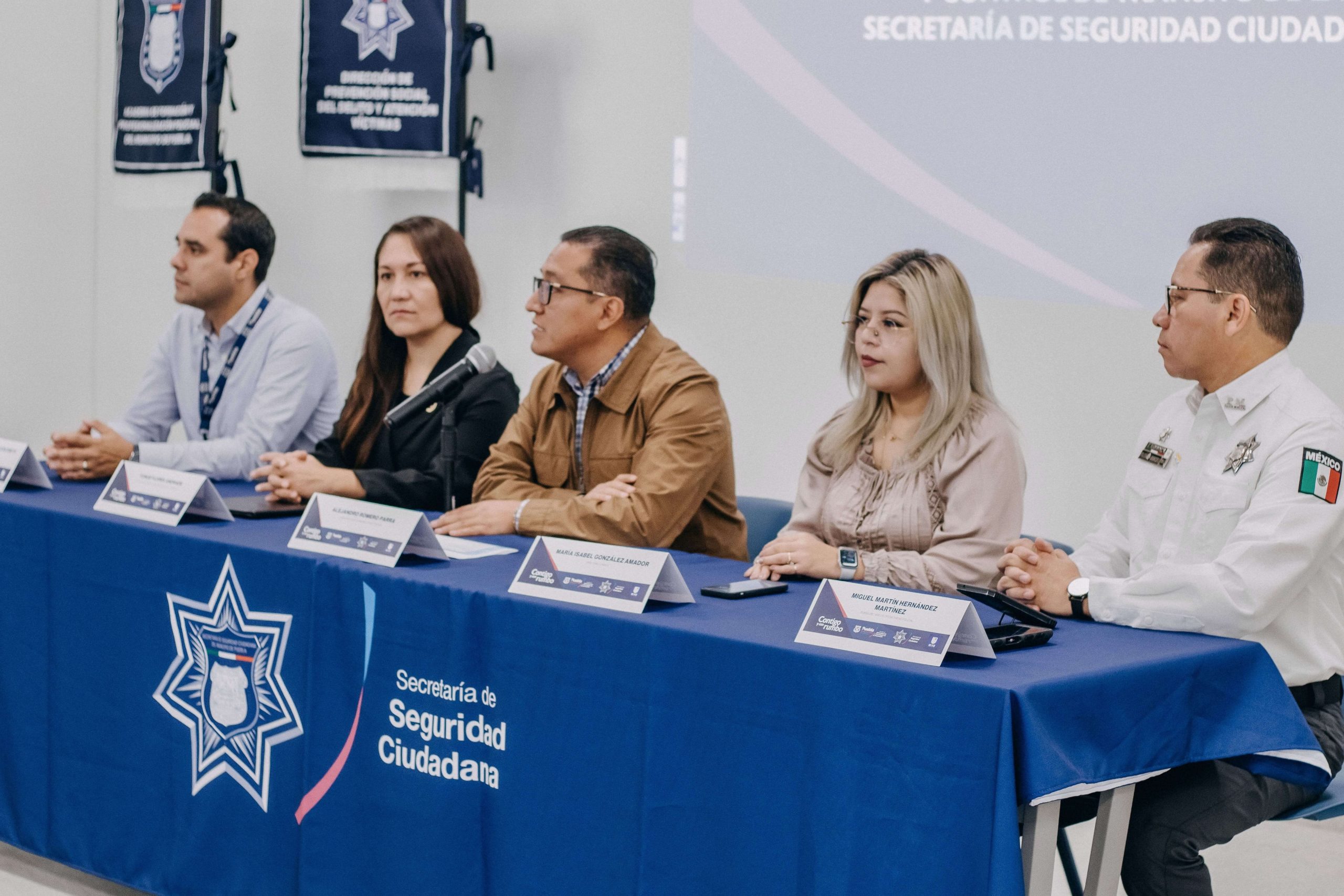 IEXE entrega becas a elementos de seguridad del Ayuntamiento de Puebla 