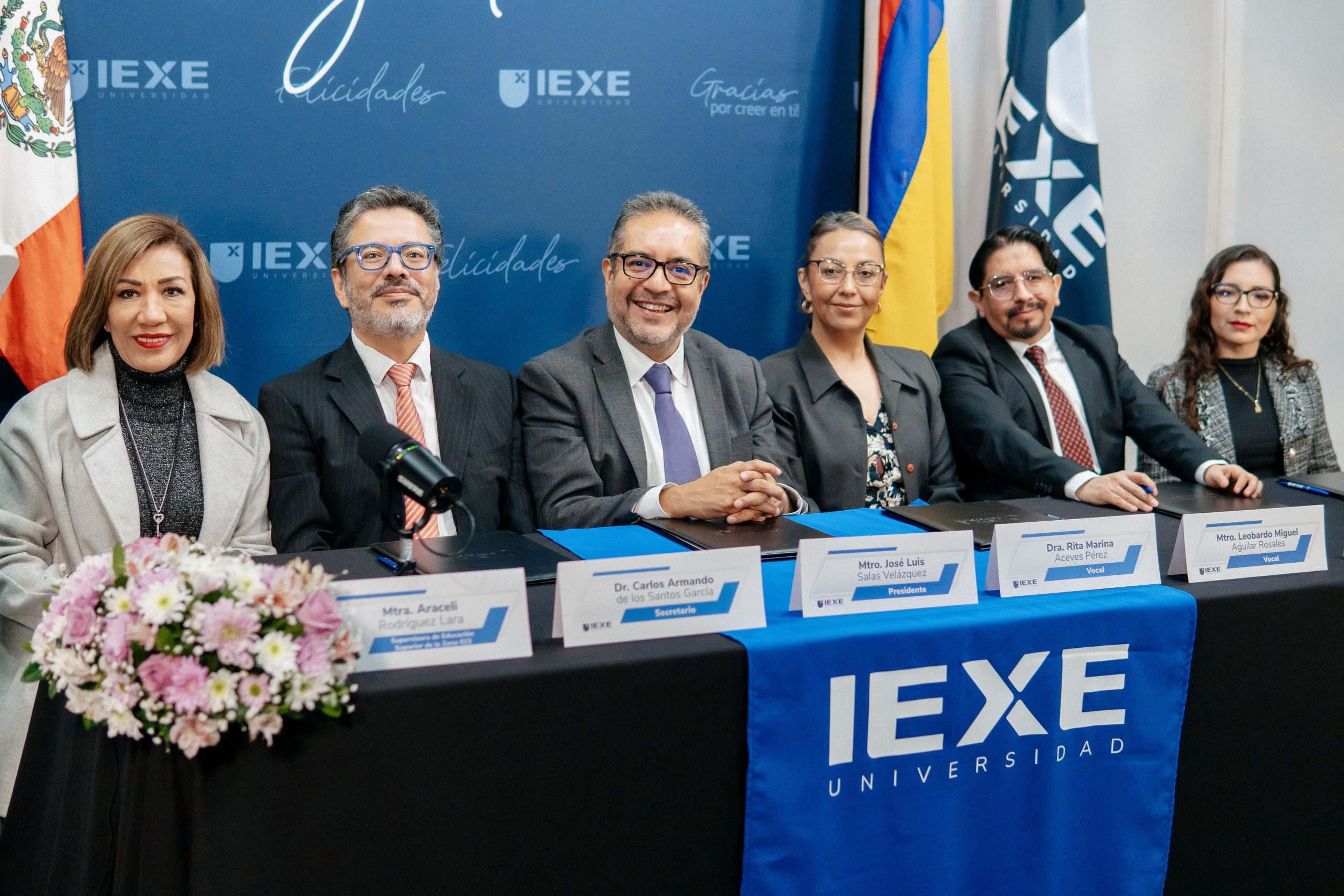 IEXE Universidad celebra la toma de protesta de 198 alumnos